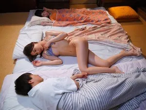 Chuyến công tác ở cùng phòng với cấp trên nữ mà tôi thầm yêu